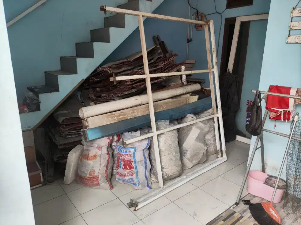 Puing sisa renov genteng