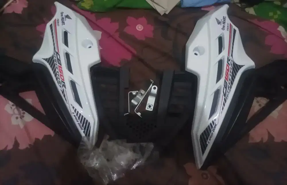 cover/tutup mesin cb150r