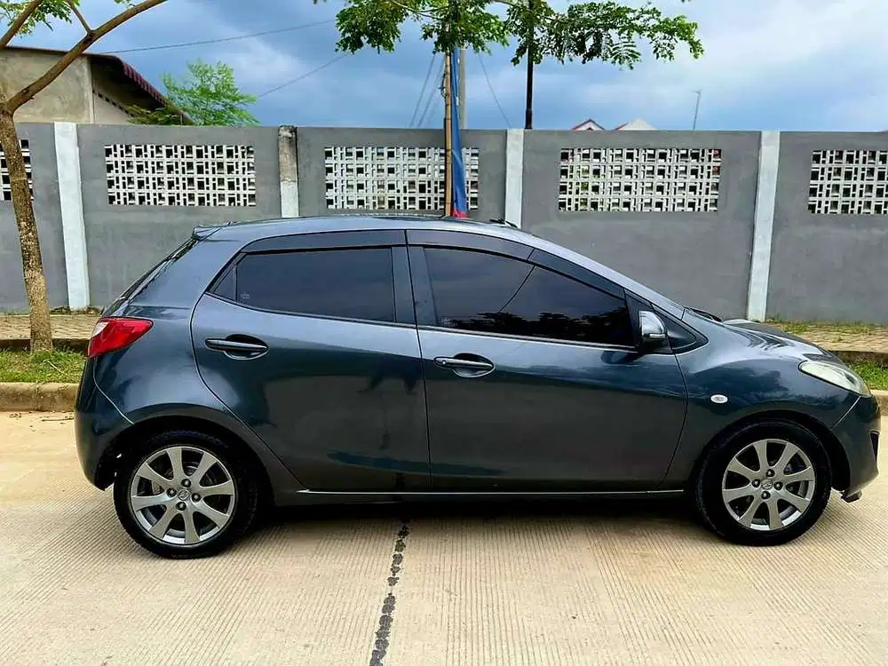 Mazda 2 2012 Bensin