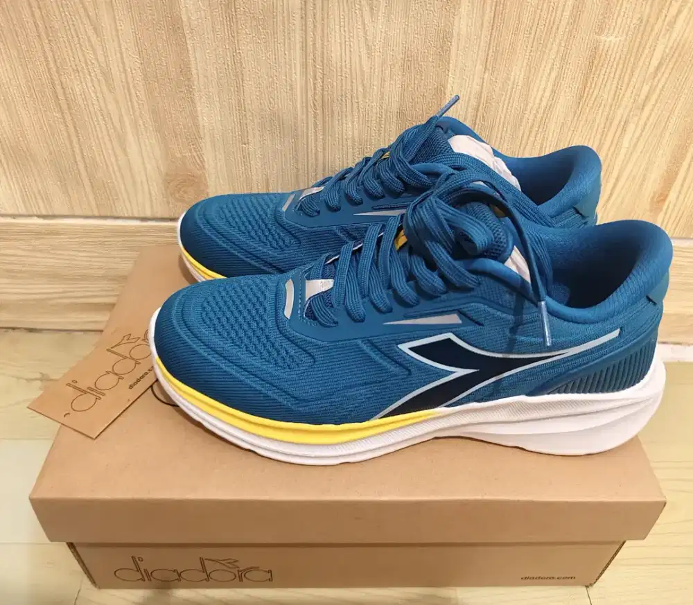 Sepatu Running DIADORA Ukuran 41