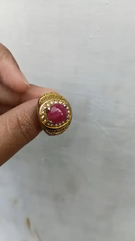 Batu ruby natural alam