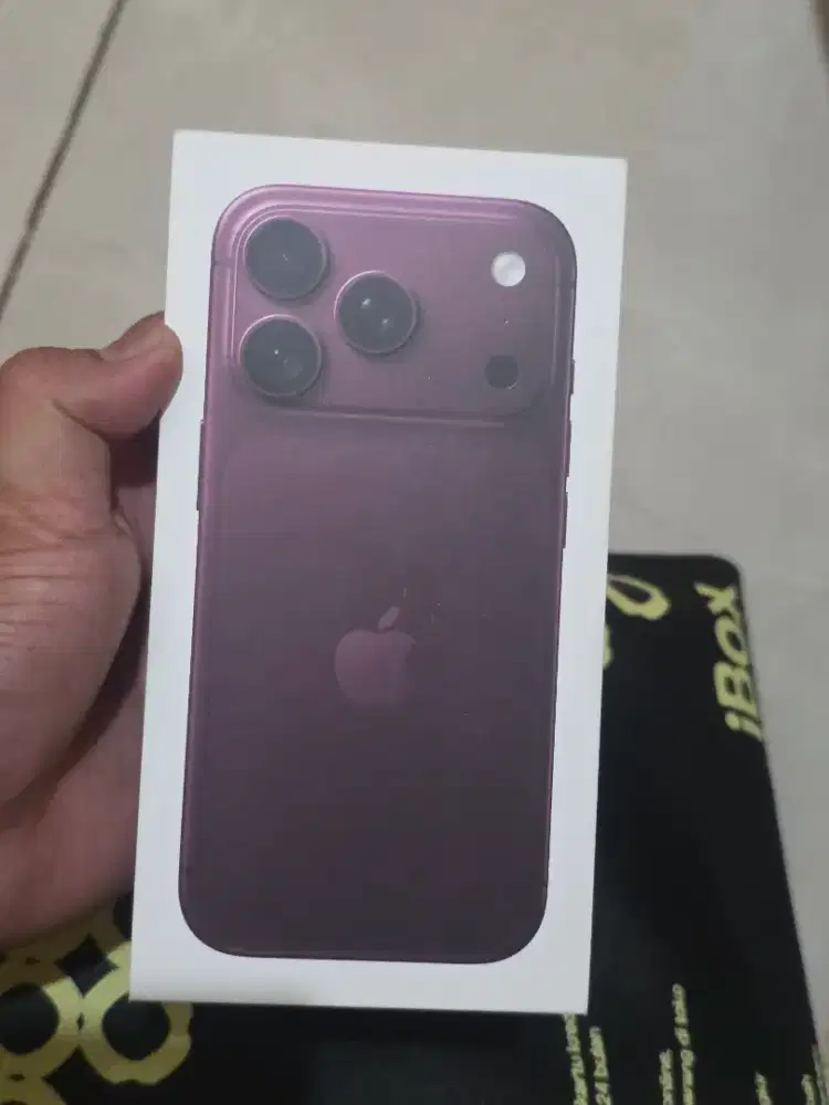 18 pro burgundy 512GB