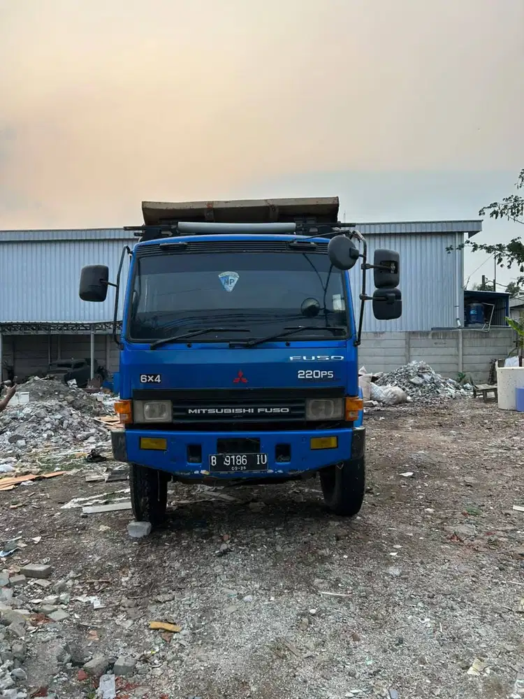 Mitsubishi Fuso FN 527 M Tahun 1996