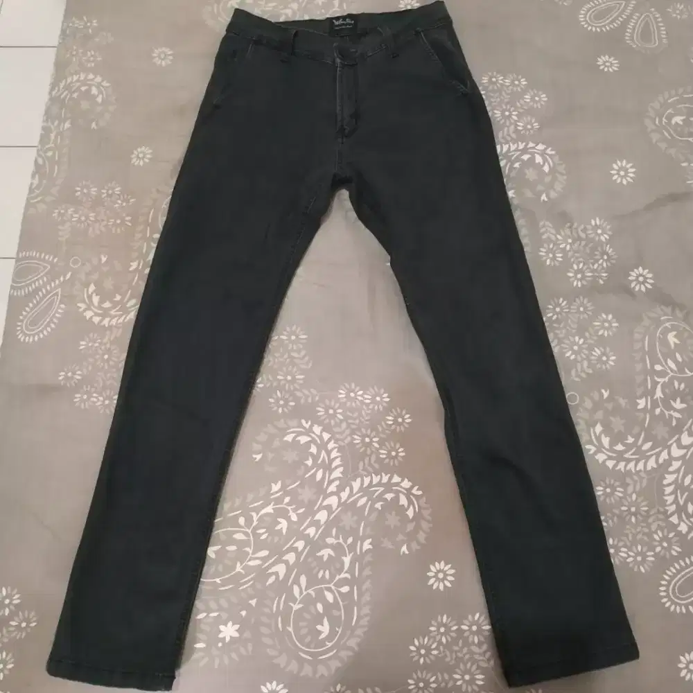 Celana Panjang Chinos Hitam Premium Series Valentino