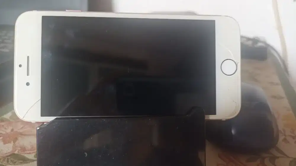 dijual iphone 6s 256 sangat mulus warna rose gold