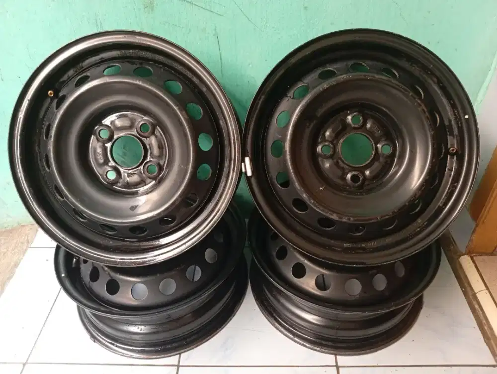 Velg kaleng copotan Sigra R14 pcd 100