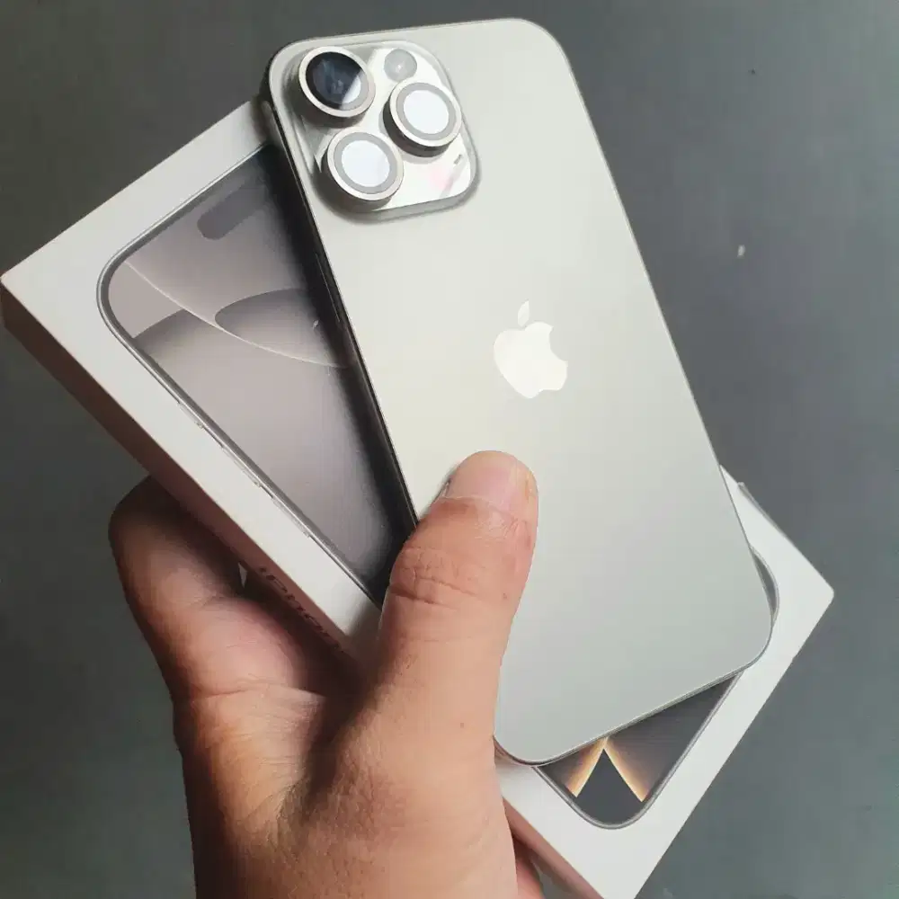 iPhone 16 Pro Max 256GB natural titanium like new iBox