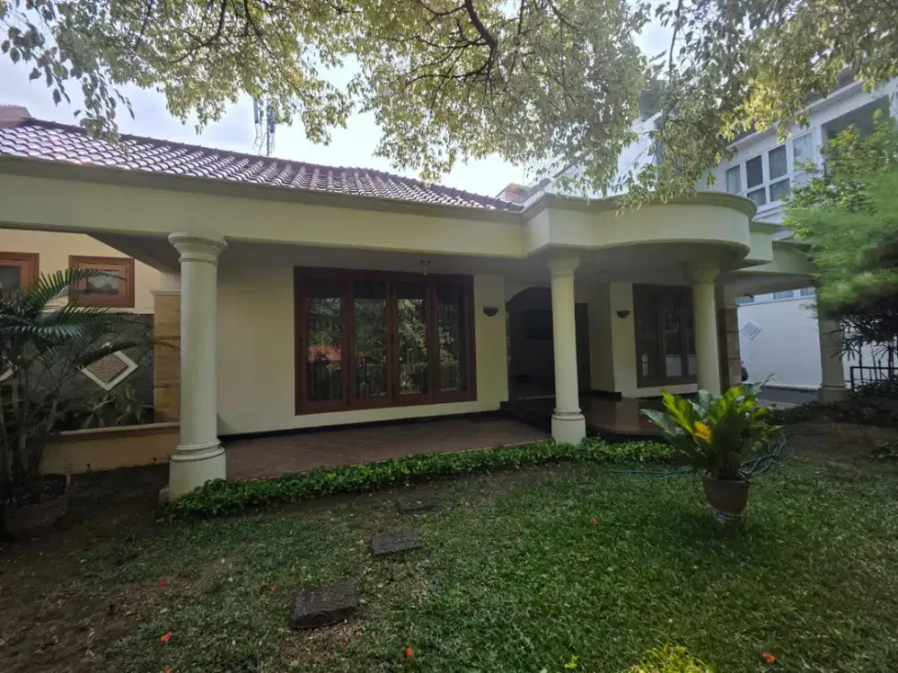Rumah di Tebet Raya, LB 600 M² - Hadap Timur