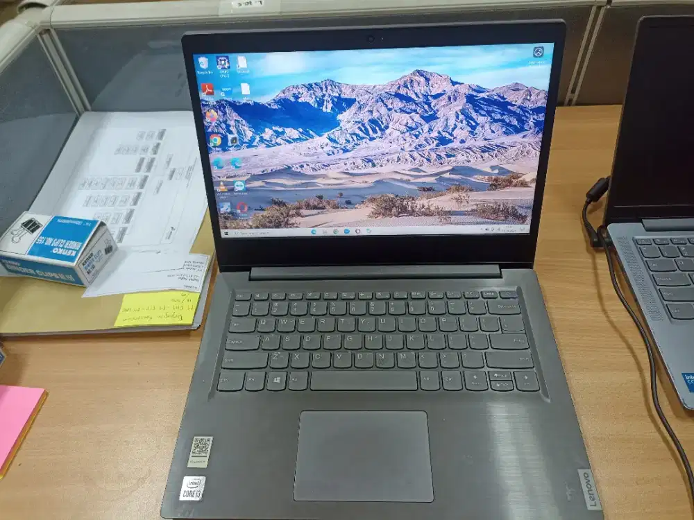 Laptop Lenovo V14-IIL core i3
