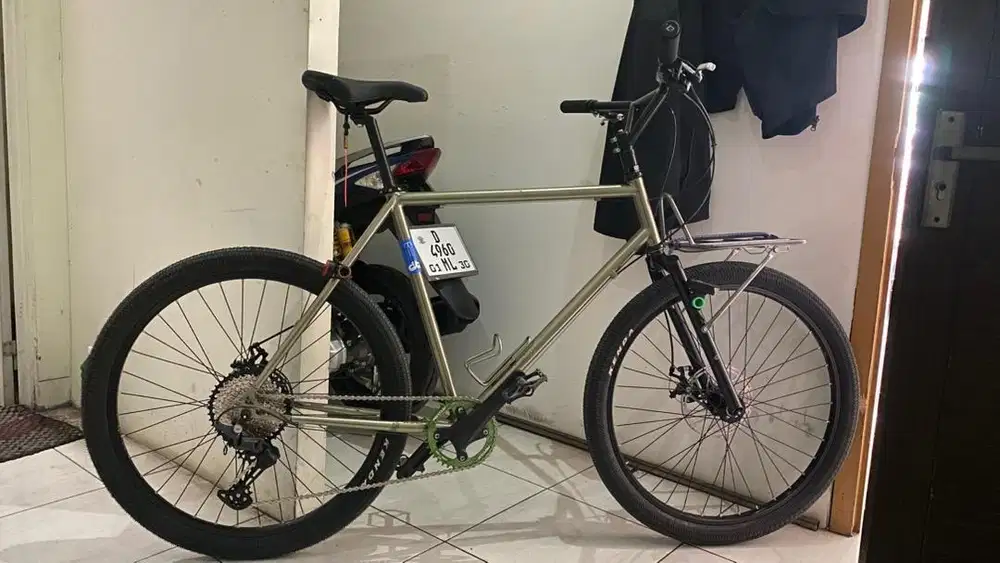 Frame custom ala stridsland