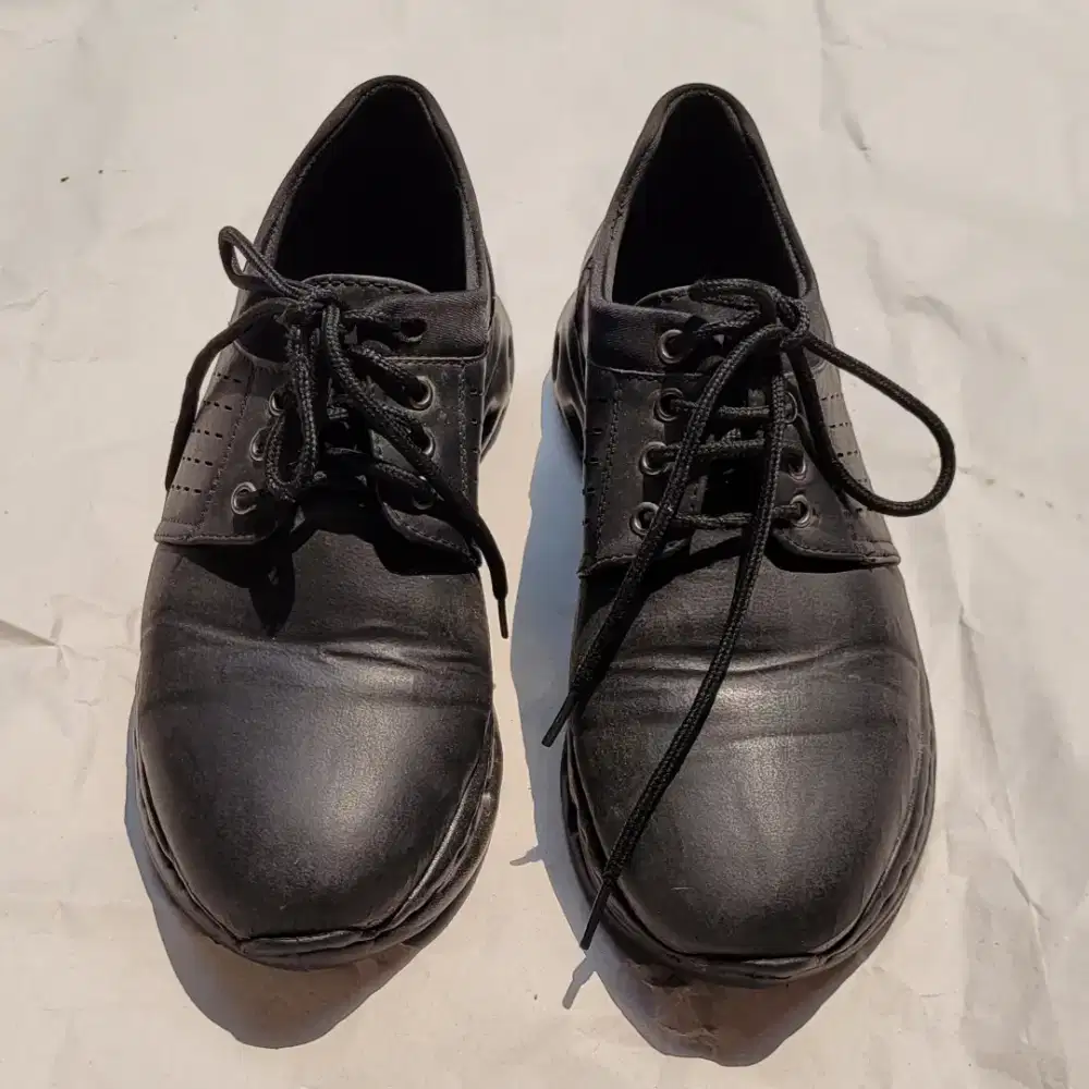 Sepatu Fladeo Seken No 40