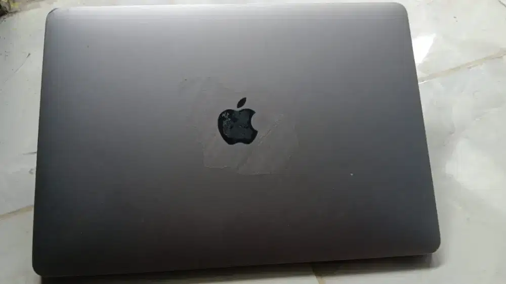 Macbook Pro 2017 13 inci, mati total