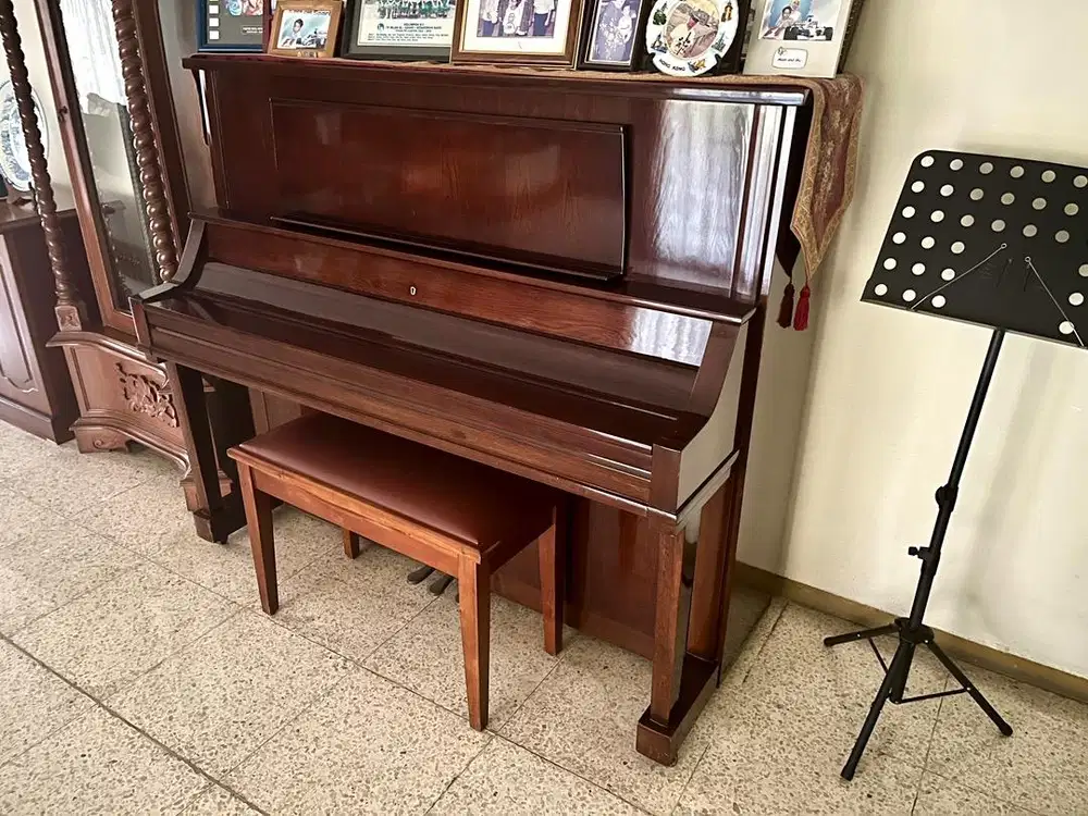 Piano Upright KL-703