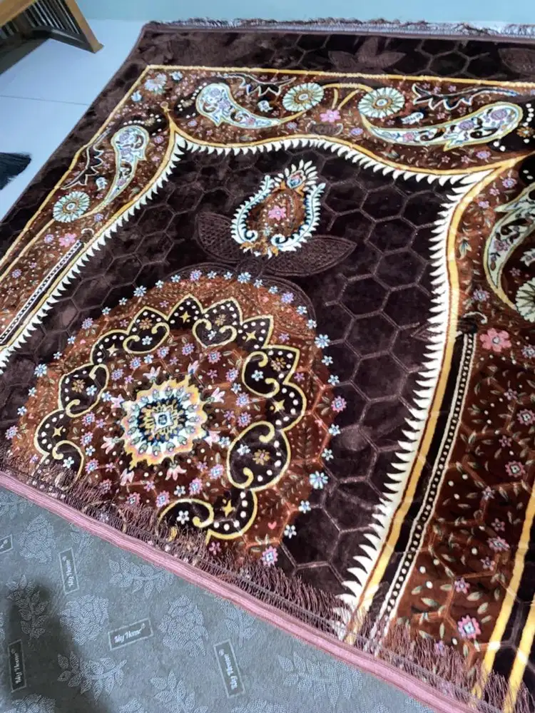 karpet kondisi baru dan bagus