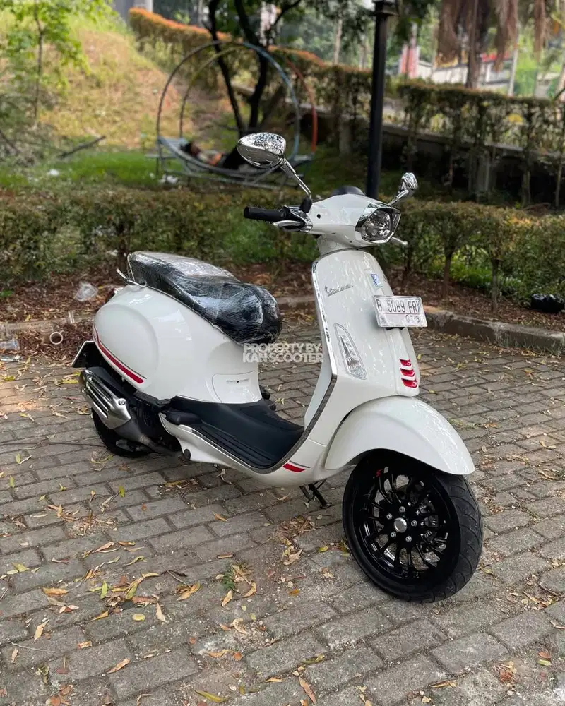 JUAL MURAH VESPA SPRINT S 150 iGET ABS FACELIFT 2022 MULUS