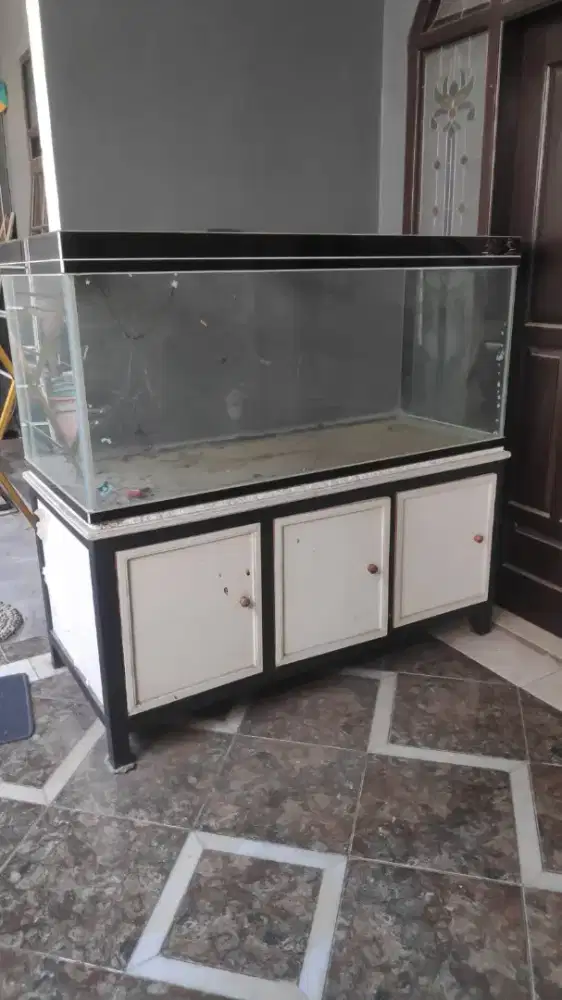 Aquarium Besar Second