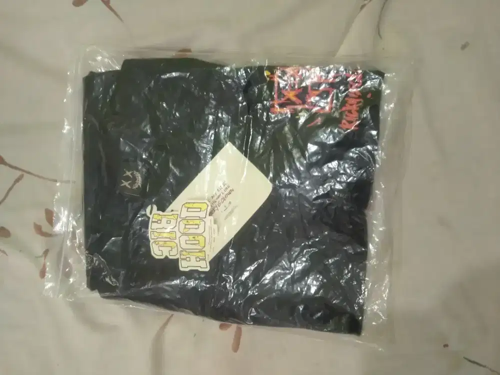 Jual baju masih baru ukuran L