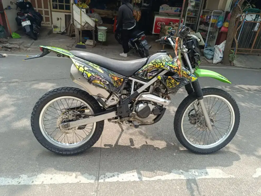 KLX L 2014 KAWASAKI PLAT D SAMSAT BANDUNG TIMUR ( NEGO SAMPAI JADI)