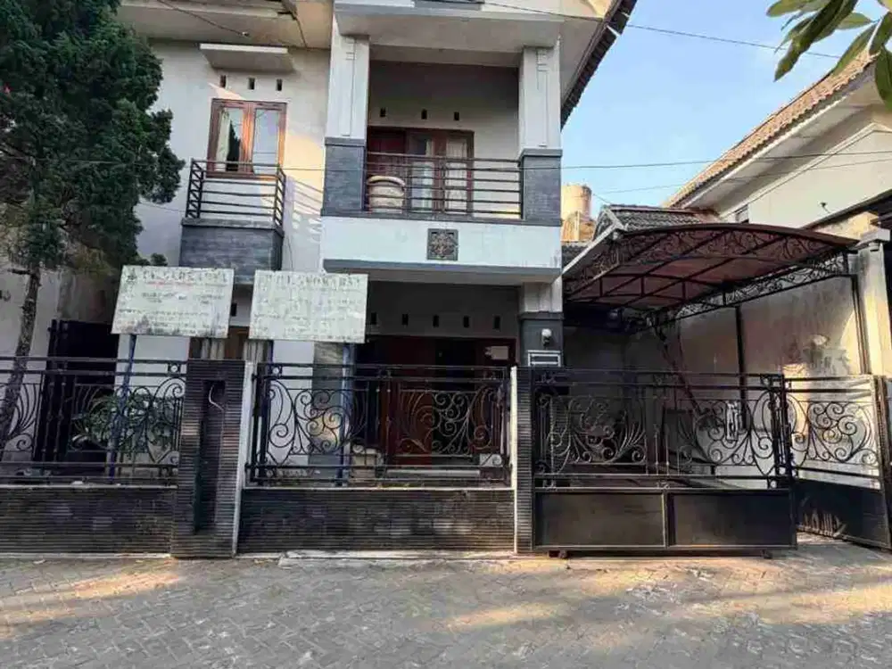 RUMAH SECOND 2 LANTAI HARGA MURAH BANGET DALAM PERUMAHAN DI SETURAN DEPOK SLEMAN