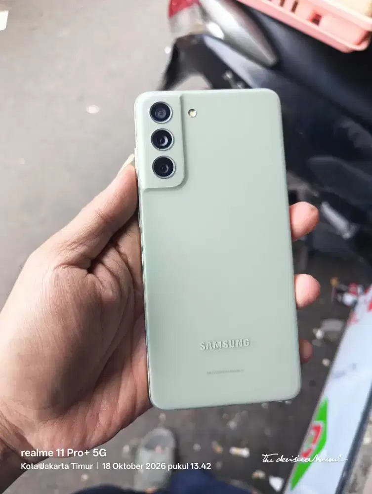 Samsung s21 fe 5g 8 256 sein minus garis aja yg lain normal smua orian