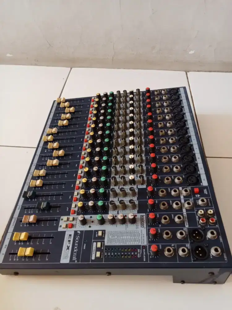 Mixer Soundcraf 12 CH