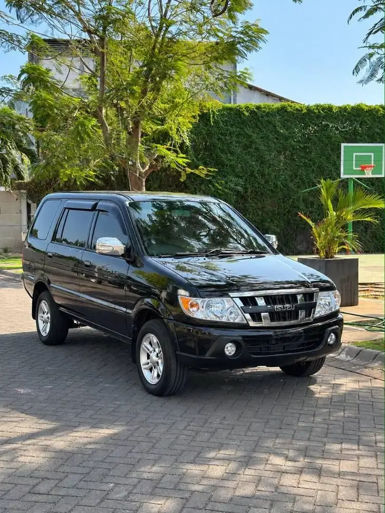 ISUZU 2012 PANTHER 2.5 LV TURBO M/T HITAM MURAH OTOMART 286 KENJERAN