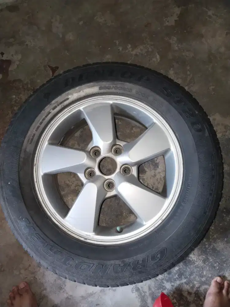 Ban dan Velg Toyota Rush