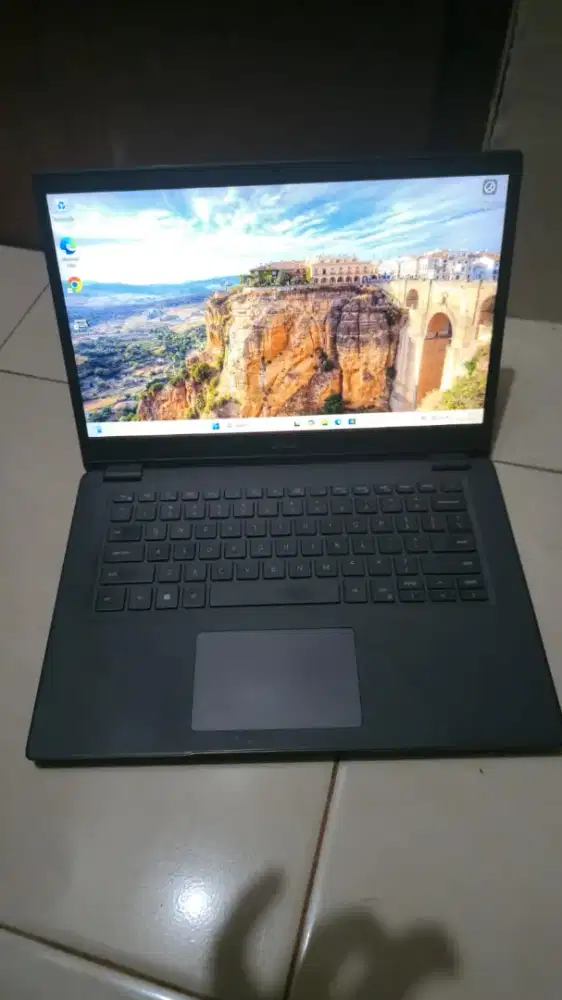 Laptop dell latitude 3401
