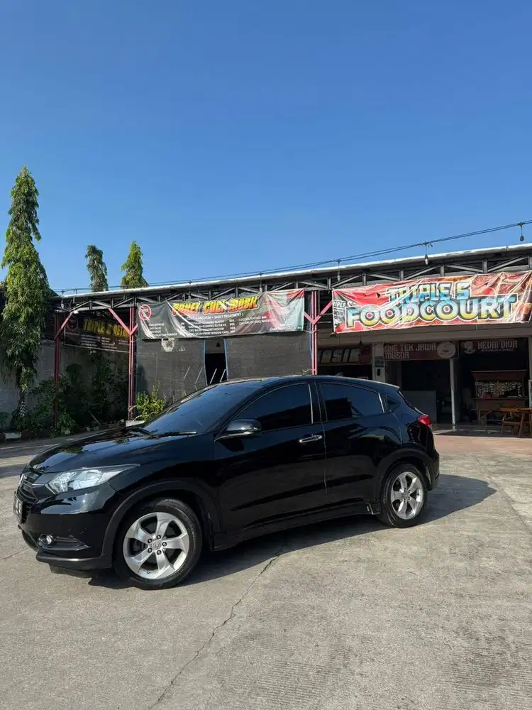 HRV 1.5E HITAM 2016