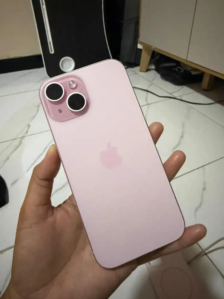 Di jual Hp iPhone 15 Pink 128GB IBOX
