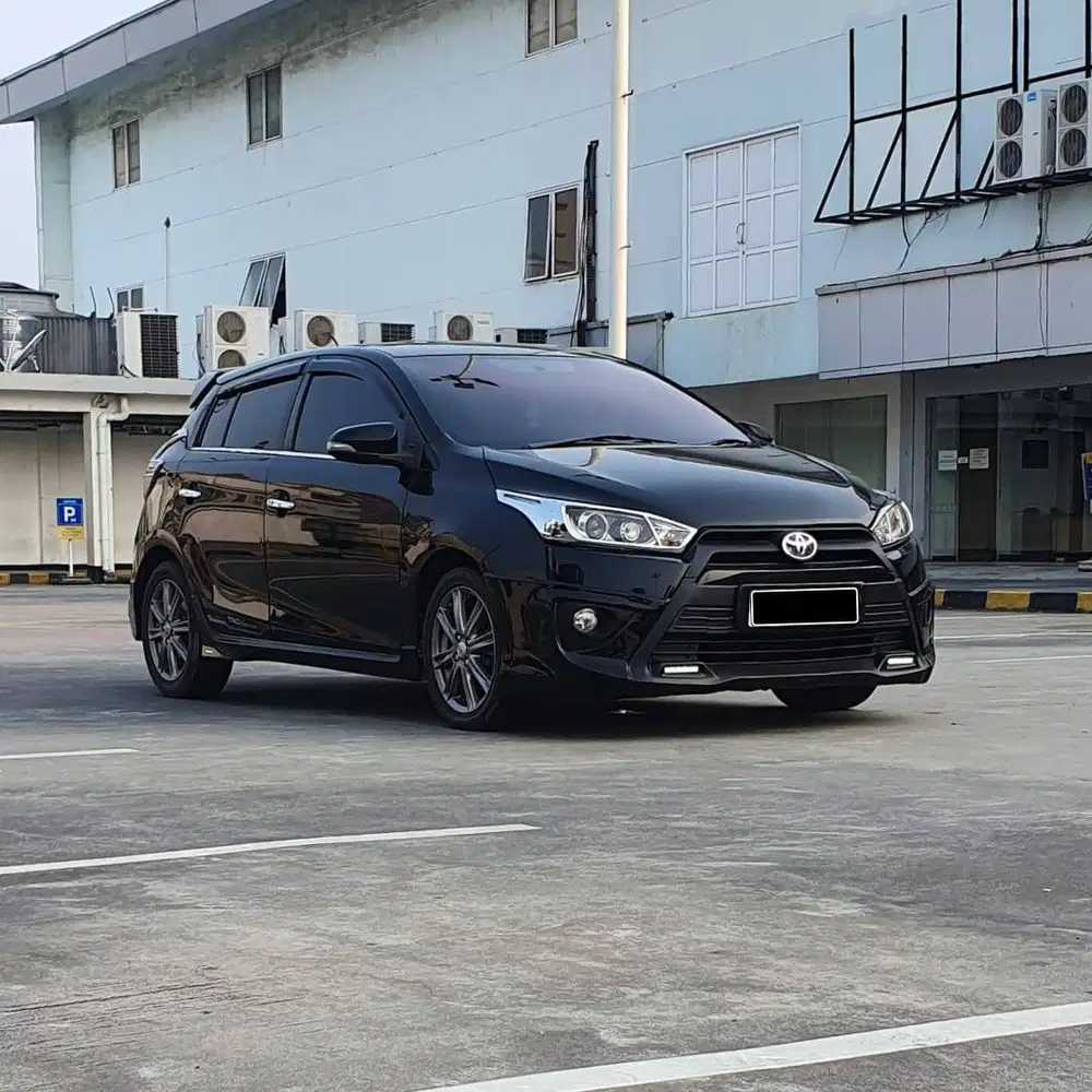 {KM70rb} TOYOTA YARIS S TRD SPORTIVO