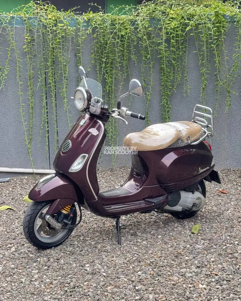 JUAL MURAH VESPA LXV 150 3V 2013 MULUS