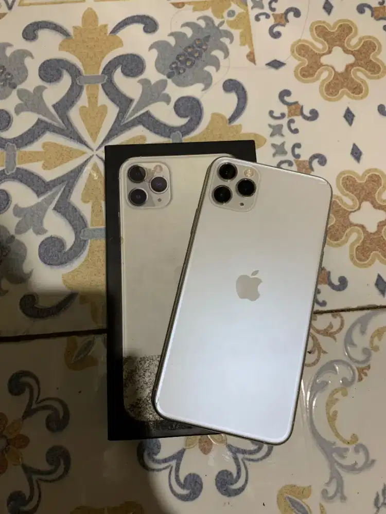 iPhone 11 PM 64 GB iBox