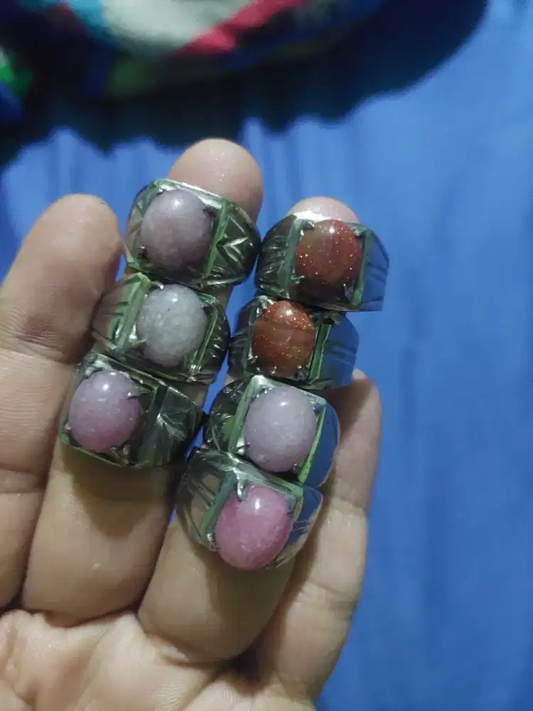 Batu cincin pink quartz & pasir emas