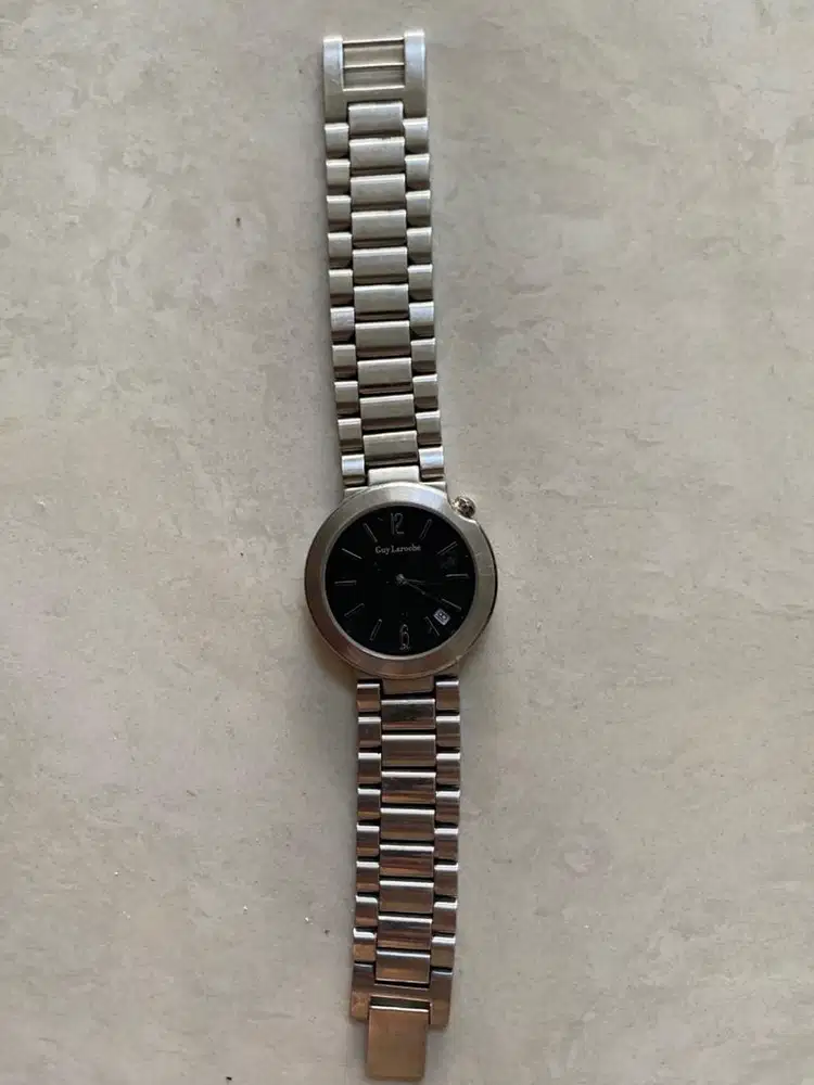 Jam tangan Guy Laroche