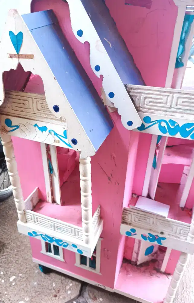 Dijual rumah boneka barby + accessories nya