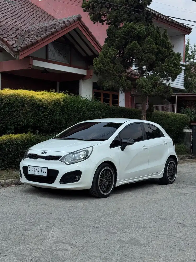 Kia Rio 2012 SE AT mulus Matic terawat putih