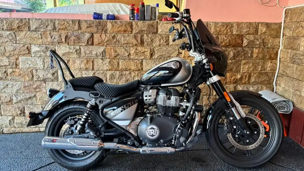 2025 Royal Enfield Super Meteor 650 Clubsytle