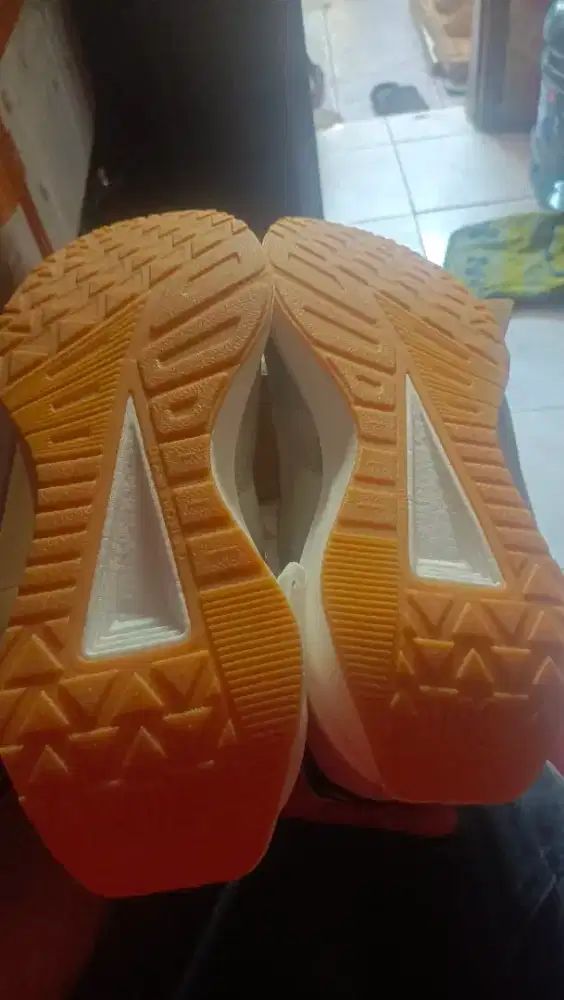 Sepatu merek 361