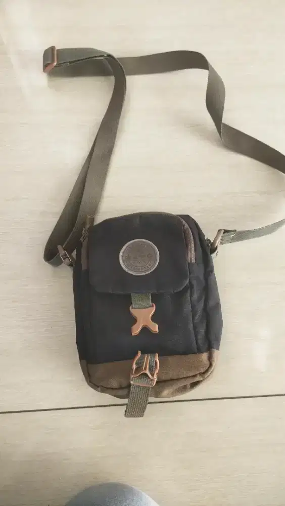 Topi Eiger ORI + tas slempang Rei Ori second bekas pakai