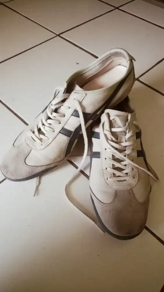 Sepatu Onitsuka Tiger