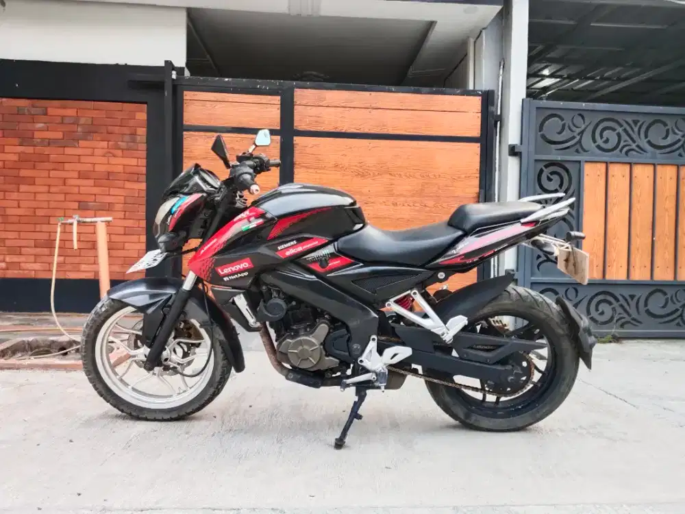 Kawasaki bajaj 200cc thn 2013 siap pakai di Tangerang