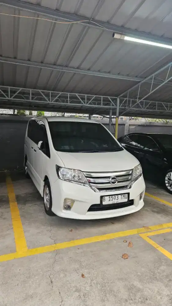 Nissan Serena Hws Putih 2014