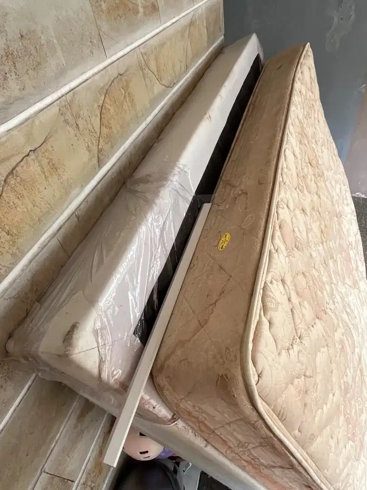 Kasur Spring Bed & Dipan GRATIS