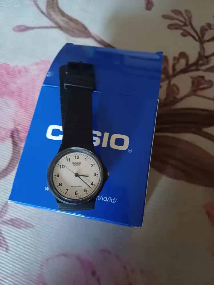 Jam Tangan Casio 1330 MQ-24