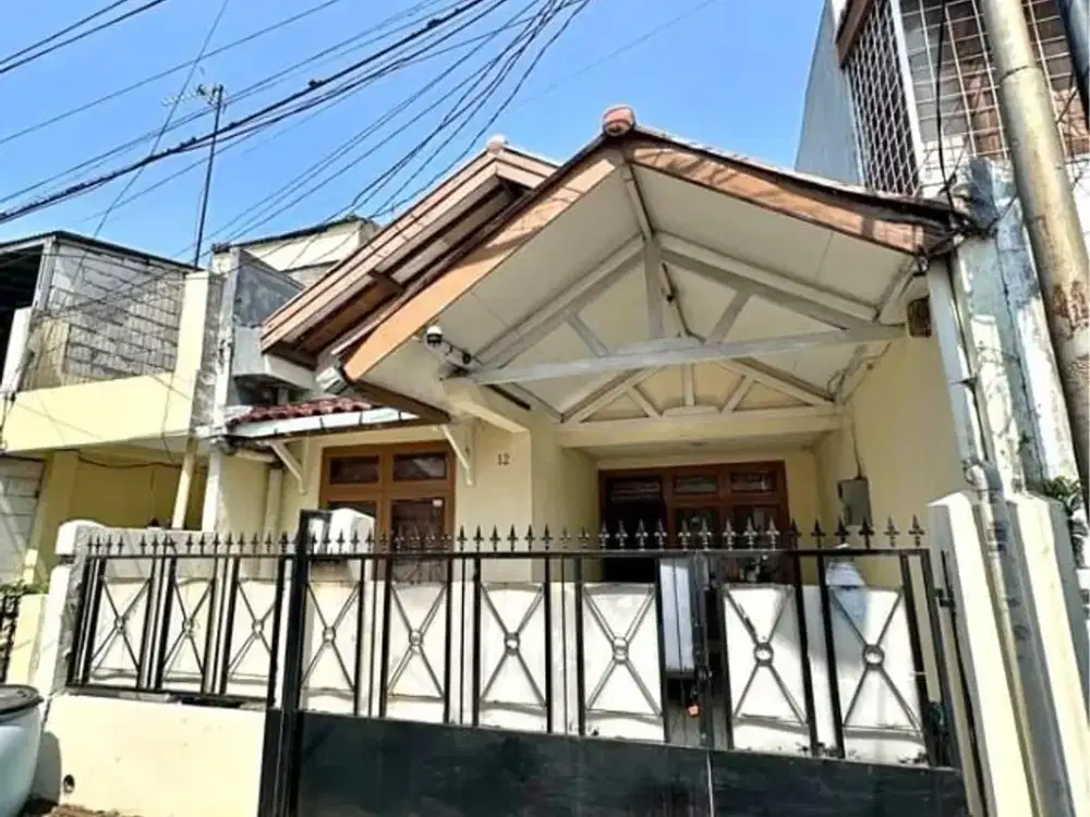 DIJUAL RUMAH 2 LANTAI SIAP HUNI DI KOMPLEK KAYU PUTIH PULOGADUNG JAKARTA TIMUR
