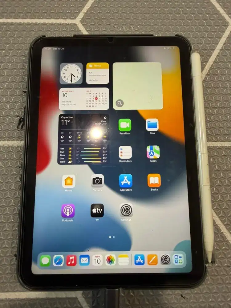 Ipad 6 Mini 64 Gb hadiah stylus