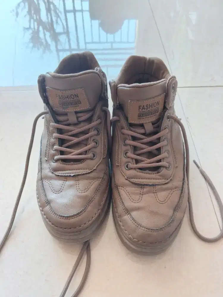 Sepatu pria uk 41
