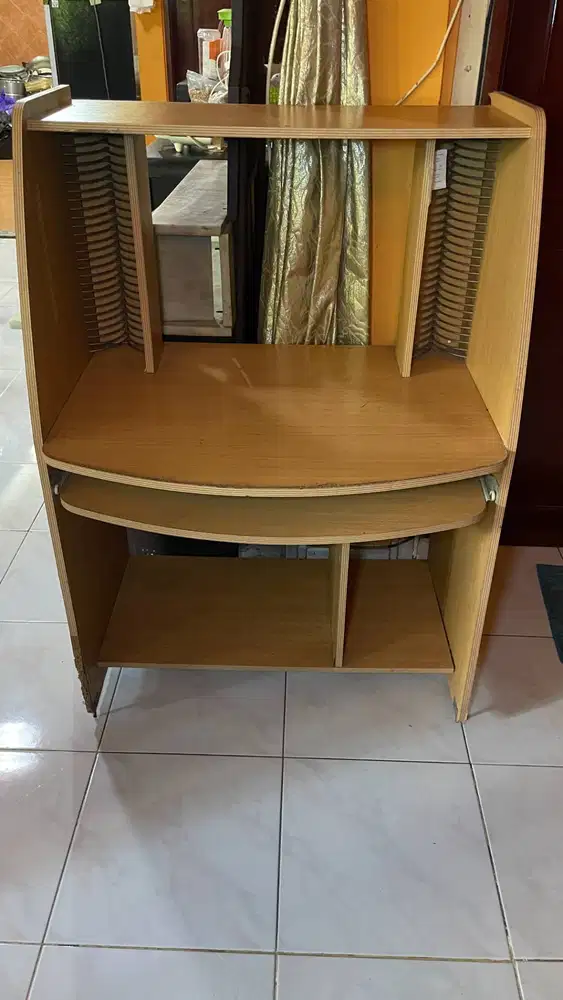 Jual Cepat Meja Komputer Kayu Minimalis dengan Rak Keyboard