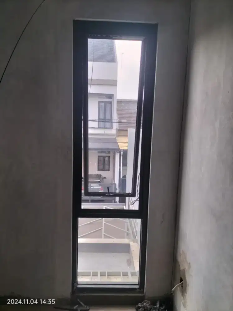 Pasang dan pesan kusen pintu dan jendela aluminium